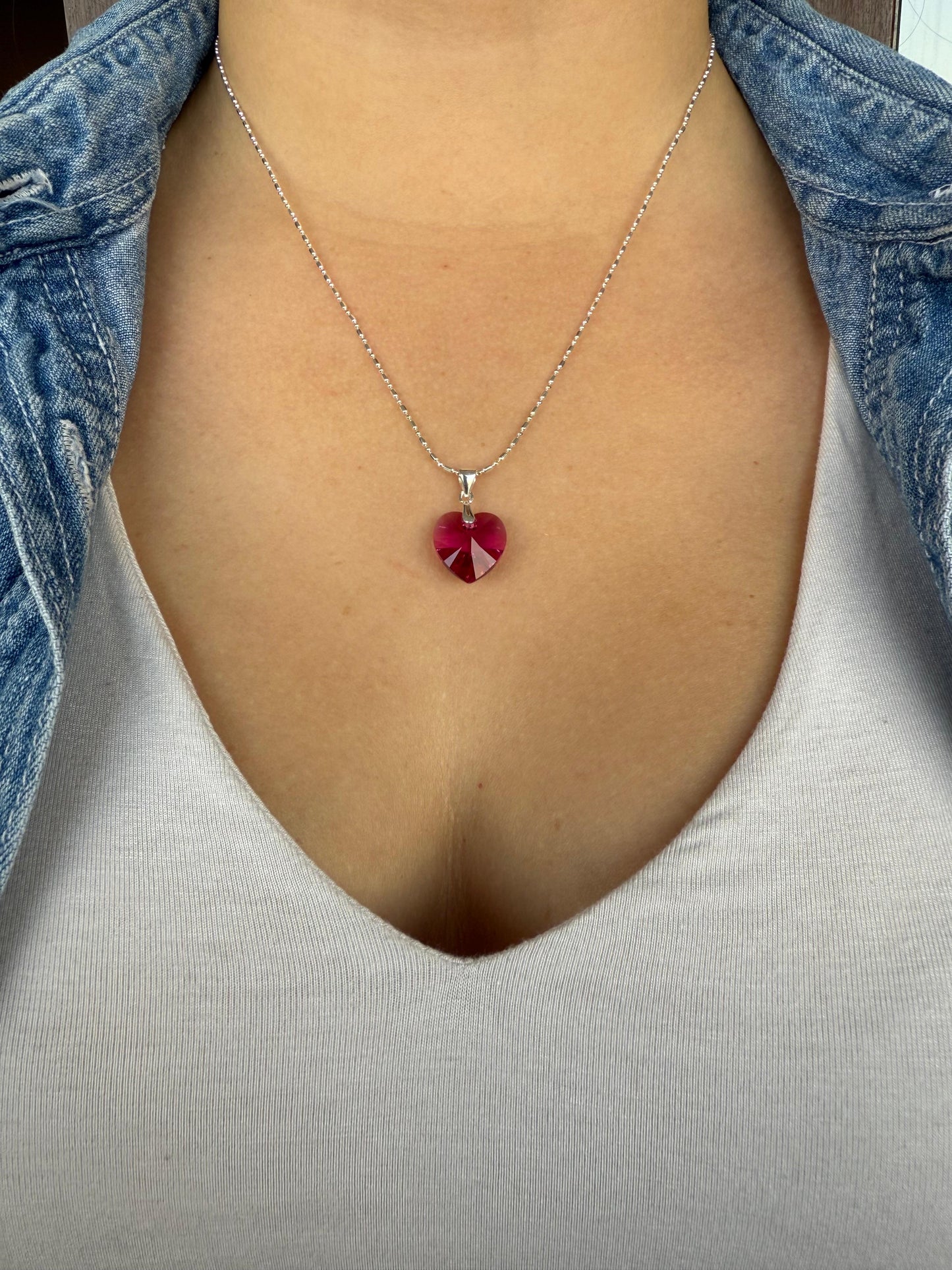 Colgante corazon pequeño rojo oscuro