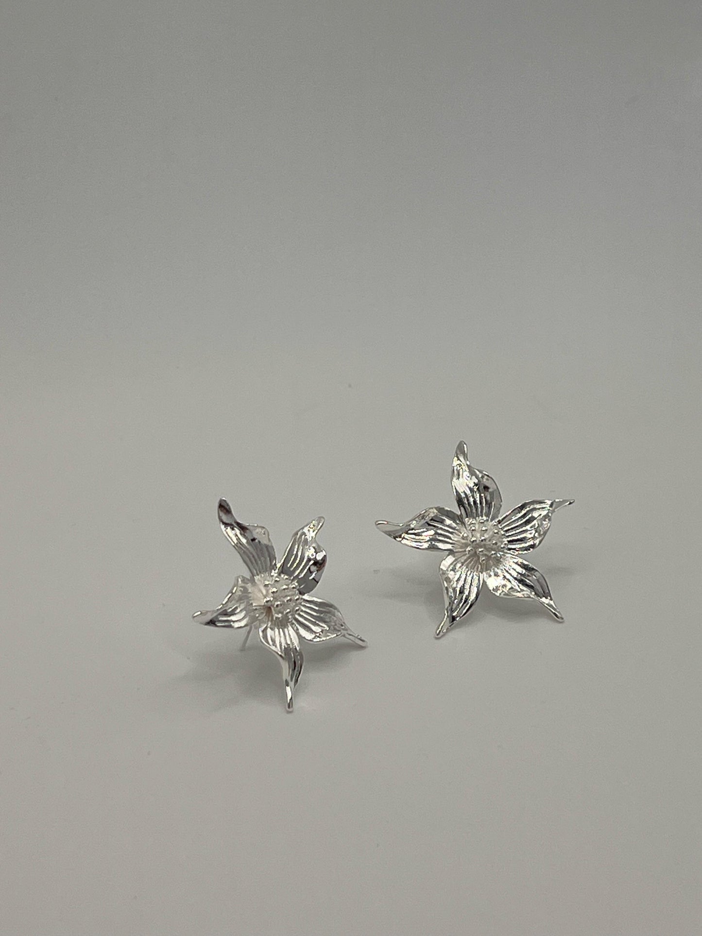 Aros flor con detalles