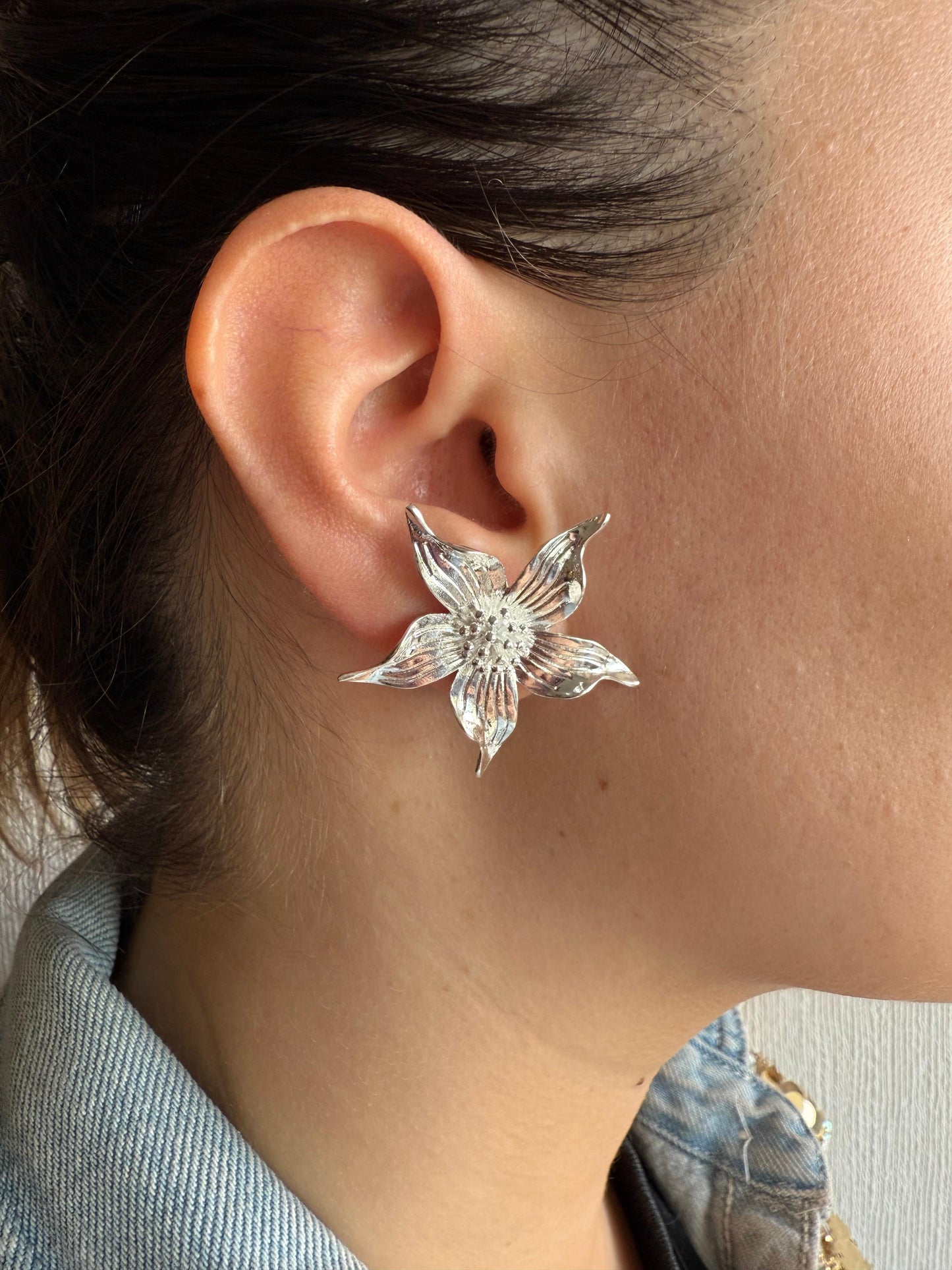 Aros flor con detalles