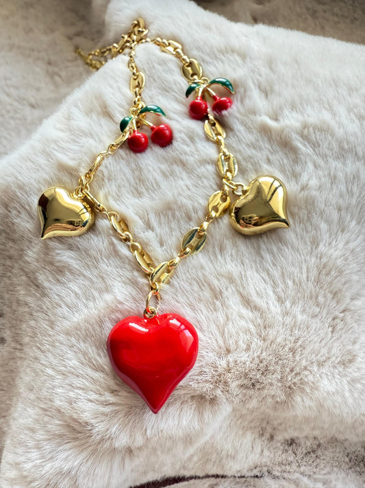 Colgantes corazón y cerezas