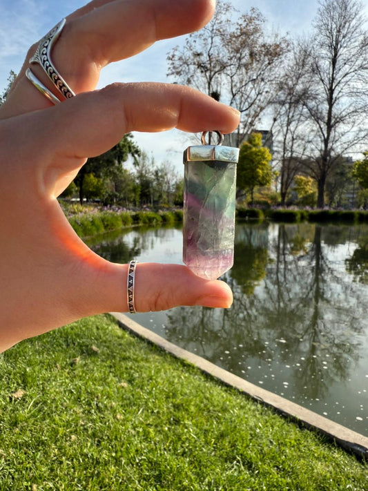 Colgante Fluorita Arcoiris con plata 950
